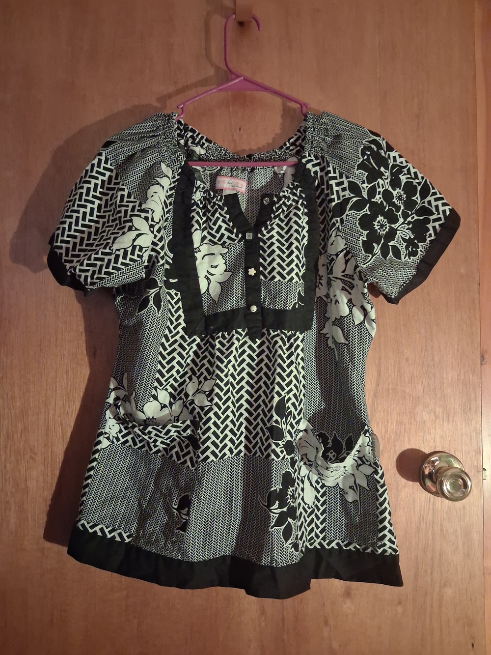 koi Black and White Floral Patchwork Scrub Top